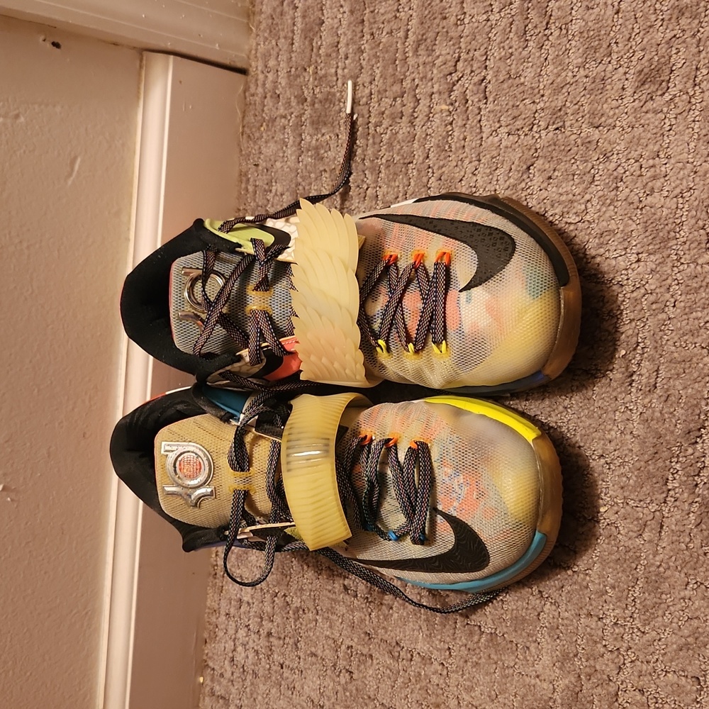 Men's Nike colorful sneakers